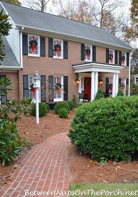 Easy Way To Hang Wreaths on Exterior Windows