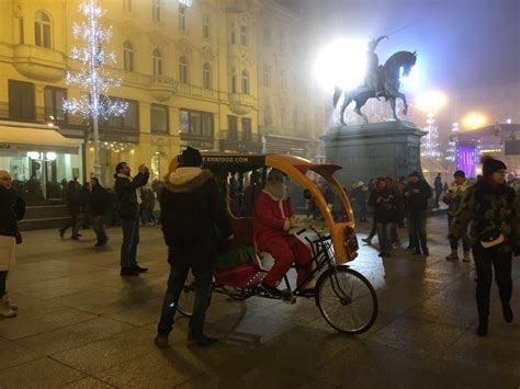 Zagreb Christmas Market - Advent U Zagrebu - TravelingMel