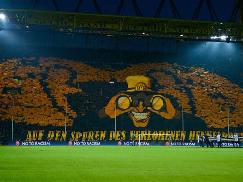 Borussia Dortmund Yellow Wall : How the Yellow Wall became one of European football's most ...