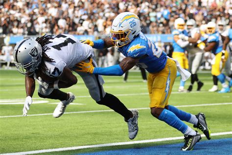 Raiders’ Davante Adams scores first touchdown in team debut | Raiders ...