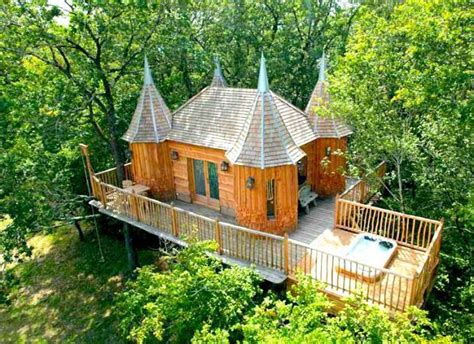 Sleep among the trees in this stunning castle-shaped cabin | Cottage Life