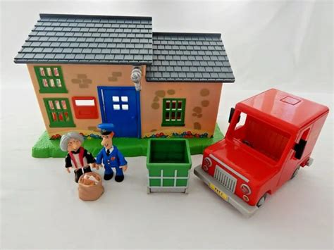 POSTMAN PAT & Mrs Goggins With Greendale Post Office &Talking Sds Royal Mail Van £9.99 - PicClick UK