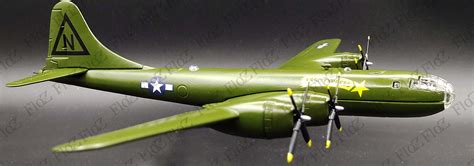 WWII Boeing B-29 Superfortress heavy bomber 1/144 plane diecast model ...