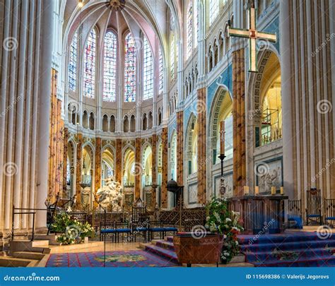 Inside Chartres Cathedral editorial photo. Image of french - 115698386