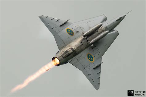 Saab 35 Draken : r/AirplanePics