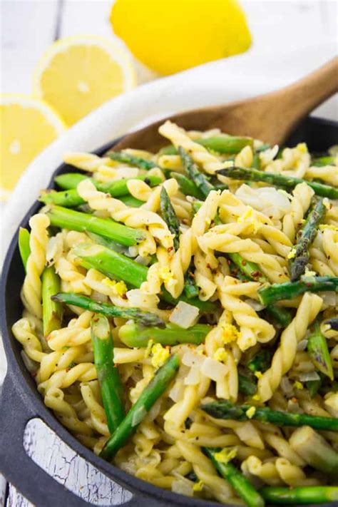 Lemon Asparagus Pasta - Ready in 20 Minutes! - Vegan Heaven