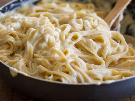 Healthy Fettuccine Alfredo Recipe and Nutrition - Eat This Much