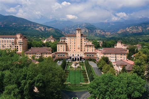 Hotel Watch: The Broadmoor, Colorado Springs – Washington Life Magazine