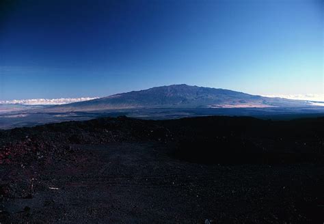 Mauna Kea Volcano Photograph by Dr. Ian Robson/science Photo Library ...