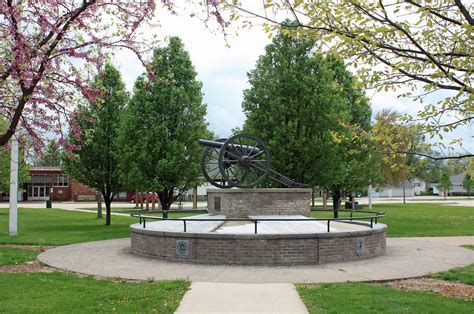 Chatham IL - Veterans Memorial in Village Park | In the cent… | Flickr