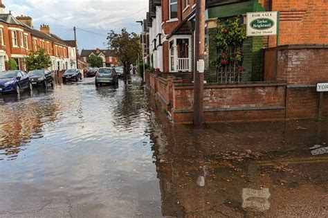 Bedford hit by flash flooding with roads closed and 'drain covers blown' - Bedfordshire Live