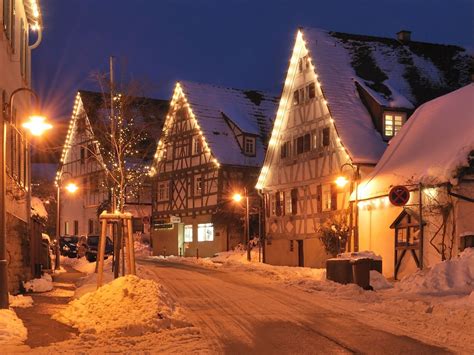 Christmas lights - Wikipedia, the free encyclopedia | Christmas in germany, Christmas scenery ...