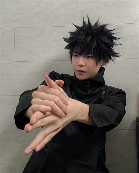 Fã de Jujutsu Kaisen fez um cosplay impecável de Megumi Fushiguro ...