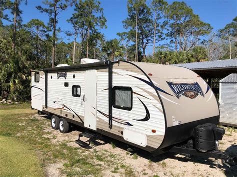 2017 Used Forest River WILDWOOD X-LITE 282QBXL Travel Trailer in Florida, FL ...