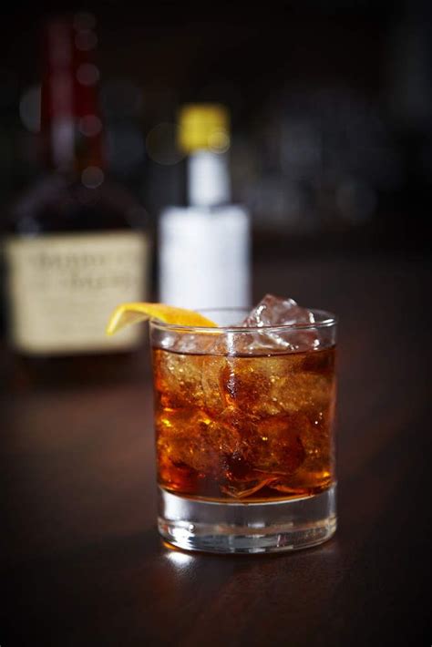 Easy 3-Ingredient Whiskey Drinks to Up Your Home Bartending Game | Whiskey drinks, Whiskey ...