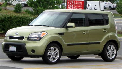 File:2010-2011 Kia Soul -- 06-23-2011.jpg - Wikipedia