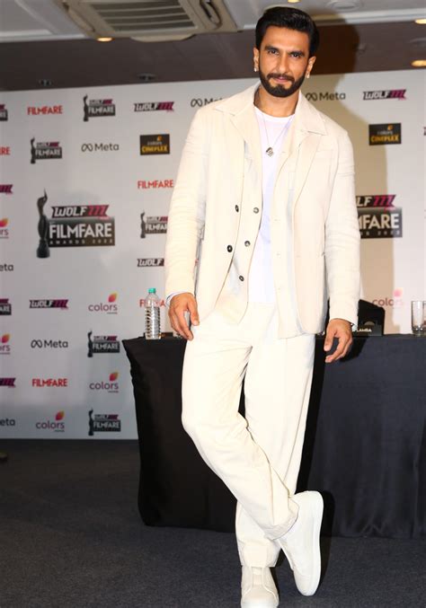 Superstar Ranveer Singh to host Filmfare Awards, Bollywood's most extravagant night, LIVE! At ...