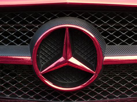 Red Mercedes-Benz logo | free photos | UIHere