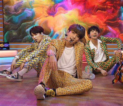 Global superstars BTS performs live on 'GMA' after history-making UN speech on self-acceptance ...