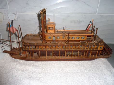 Wooden model of a mississippi paddle steamer King of Mississippi - Catawiki