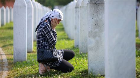 Thousands gather in Bosnia to commemorate anniversary of the 1995 ...