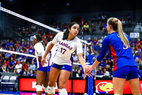 KU volleyball splits two matches at Texas Tech | News, Sports, Jobs ...