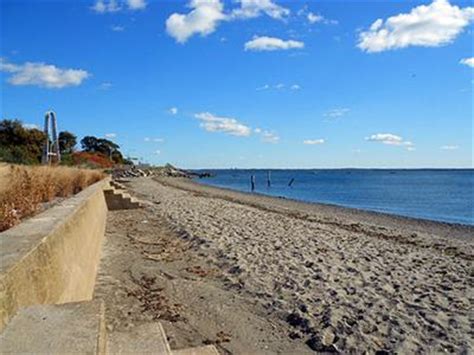 Rocky Beach, Warwick, RI, USA