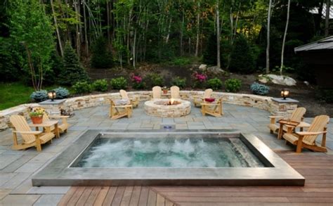 11 Awesome Outdoor Hot Tubs Ideas For Your Relaxation - Awesome 11