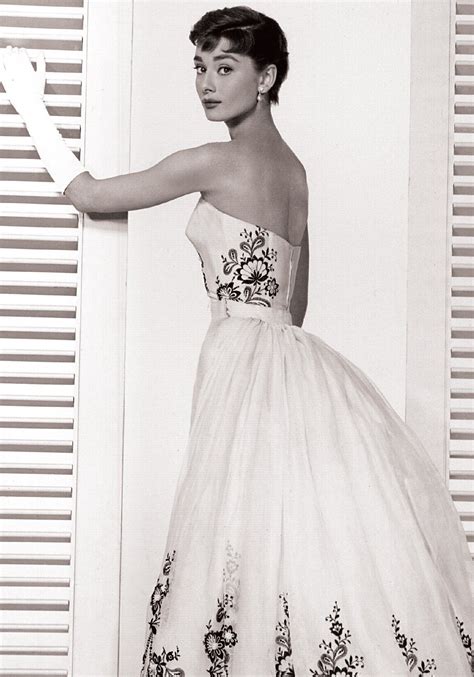 Audrey Hepburn's Iconic Givenchy Looks | Fashion dresses, Dresses ...