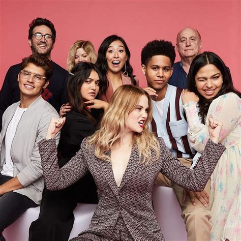 #MarvelsRunaways Cast at #NYCC 2019 | Marvel's runaways, Runaways comic, Running away