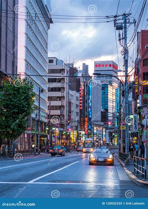 Tokyo Street View in the Evening - TOKYO, JAPAN - JUNE 17, 2018 Editorial Image - Image of ...