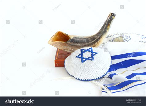 3,727 Yom kippur shofar Images, Stock Photos & Vectors | Shutterstock