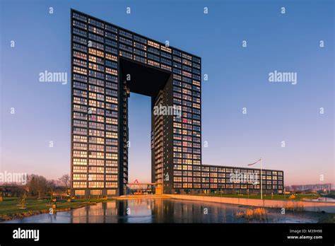 Modern dutch architecture hi-res stock photography and images - Alamy