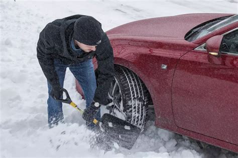 How to Get a Car Unstuck From Ice and Snow | Cars.com