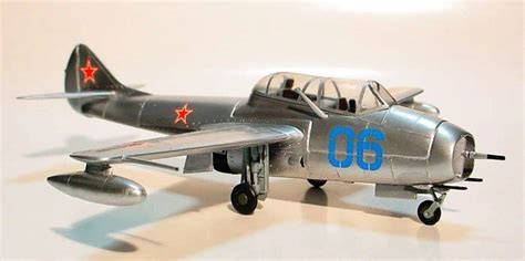 Mikoyan-Gurevich-MiG-9-UTI >>> Trainer variant Model Kits, Mechanic ...