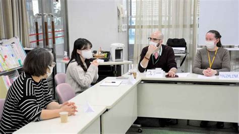 日韓首脳会談 「関係改善の大きな一歩」 県内の交流関係者ら歓迎｜熊本日日新聞社