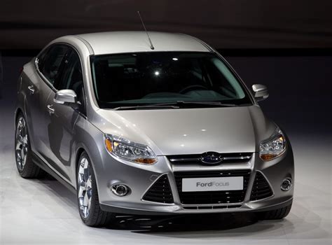 Ford unveils new Focus (photos) - CNET