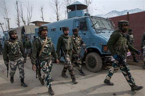 4 Indian Soldiers Are Killed in Raids on Militants in Jammu and Kashmir ...