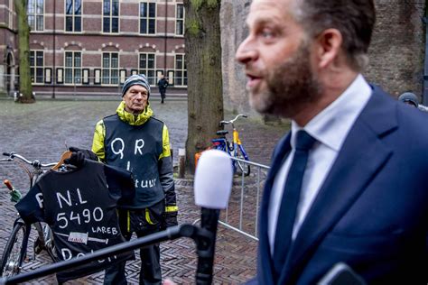 Het Openbaar Ministerie lijkt selectief bij het vervolgen van politici - INDEPEN