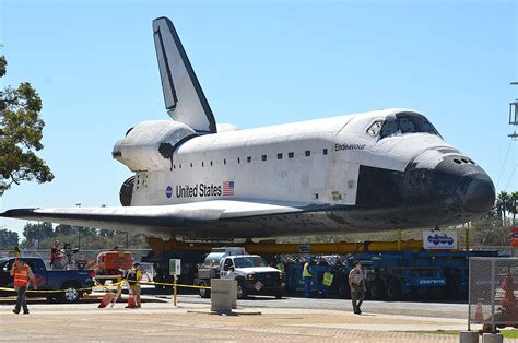 Space shuttle Endeavour arrives at its new L.A. museum home | collectSPACE