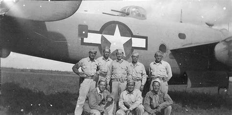 B-25 Mitchell Bomber and crew | World War Photos