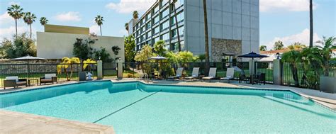 Woodland Hills Hotel With Pool | Courtyard Los Angeles Woodland Hills