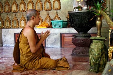 Praying monk Free Photo Download | FreeImages