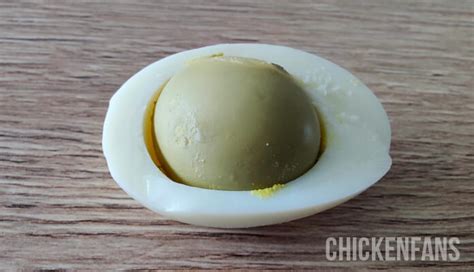 Why do Hard-Boiled Egg Yolks Turn Green? | Chicken Fans