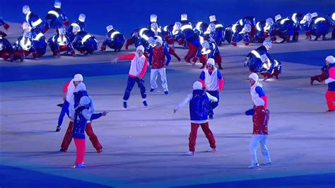 INCREDIBLE cossack dance at the closing ceremony of Sochi 2014 Winter Paralympic Games - YouTube