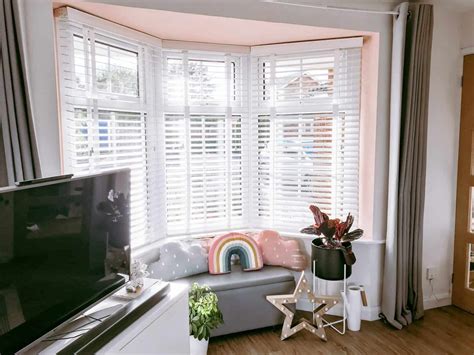 Create The Look of Shutters with Wooden Blinds with Tapes - pinkscharming