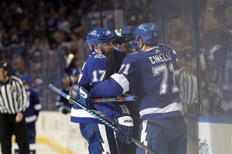 Lightning score four unanswered in a 4-3 comeback victory against the Maple Leafs