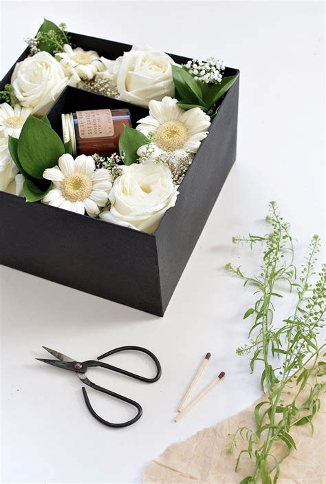 DIY flower gift box | Flower box gift, Diy birthday gifts for mom, Diy gift box