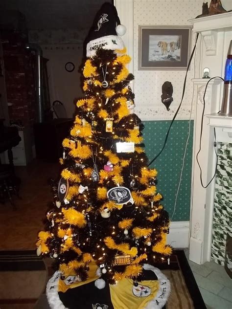 Lacy King on Twitter | Pittsburgh penguins christmas tree, Pittsburgh penguins christmas, Cool ...