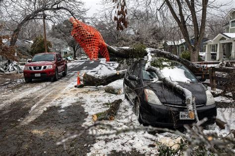 Extreme Cold Killed Texans in Their Bedrooms, Vehicles and Backyards - The New York Times